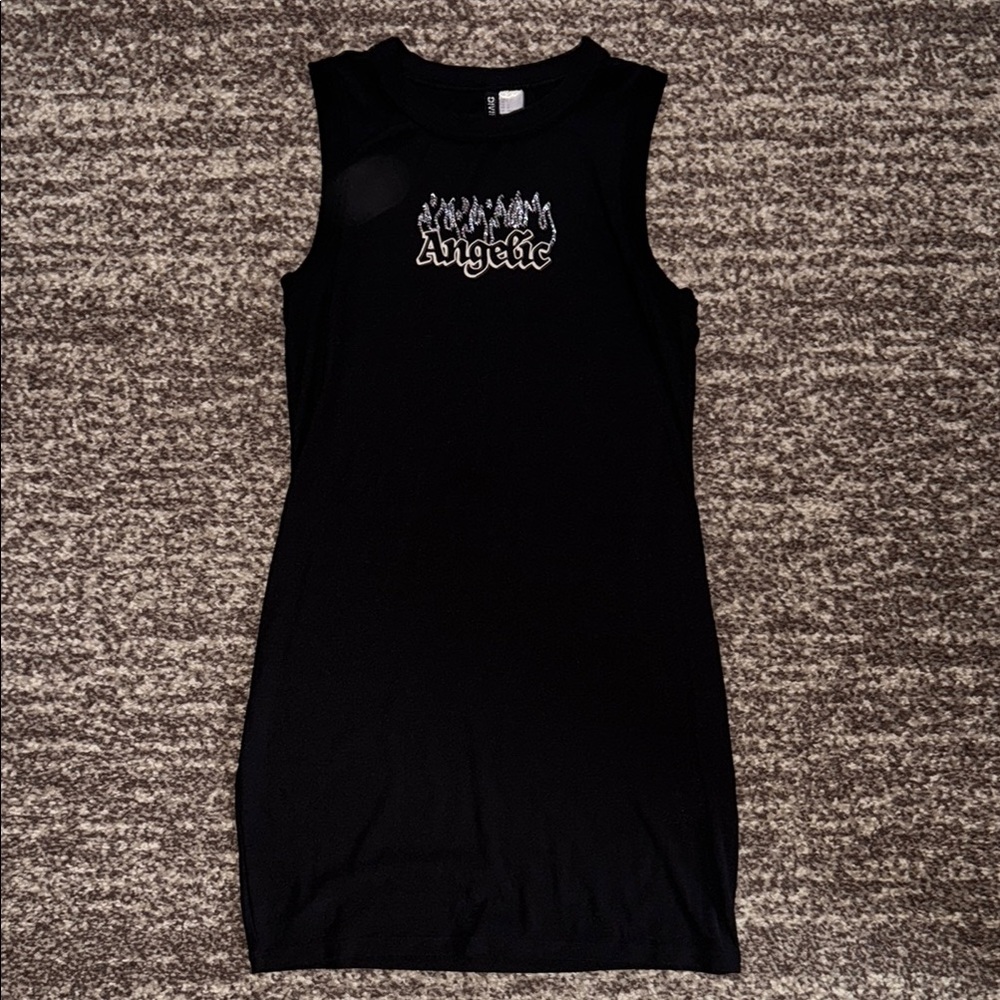Black Sleeveless Dress